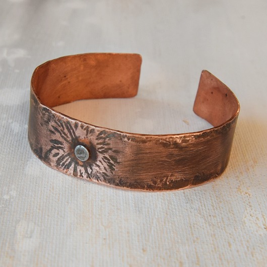 bransoletki - inne Bransoletka - bangla z kutej oksydowanej miedzi /70/