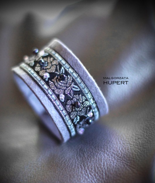 Grey with silver flowers FlowerFelt Design