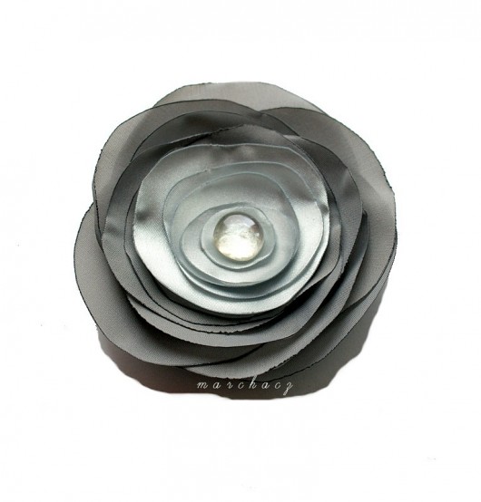 Grey Manufaktura broszki