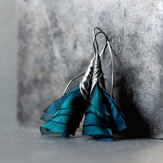 kolczyki wire wrapping Srebrne kolczyki dzwonki szmaragdowe