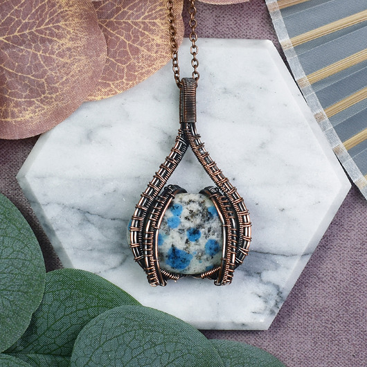 wisiory Miedziany wisiorek wire wrapping z kamieniem K2 #535