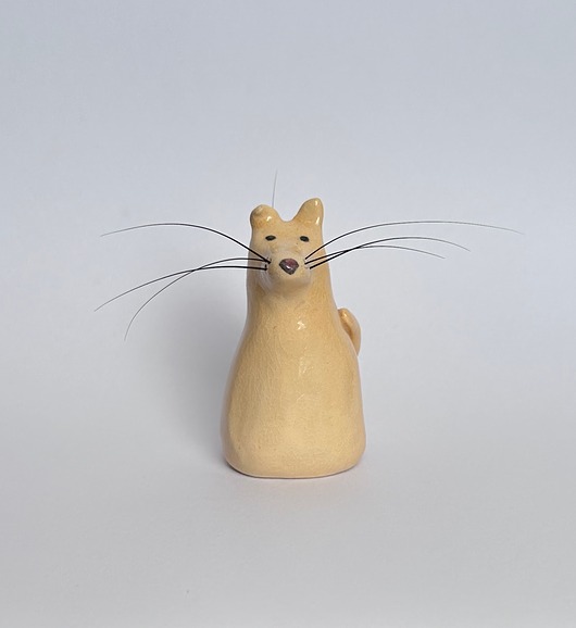 figurki i rzeźby Ceramiczny piesek na psie wąsy wibrysy