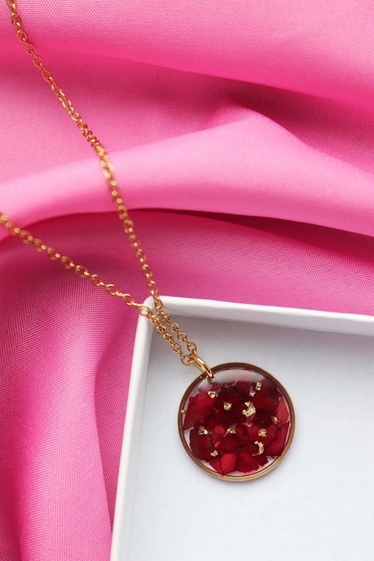 naszyjniki - inne Naszynik z płatkami róży