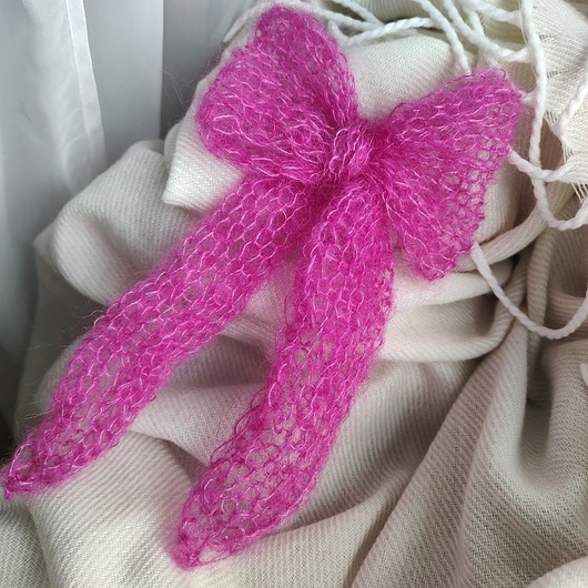 przypinki Kokarda spinka kokardka broszka różowa kokarda z jedwabiem SILKY BOWIE