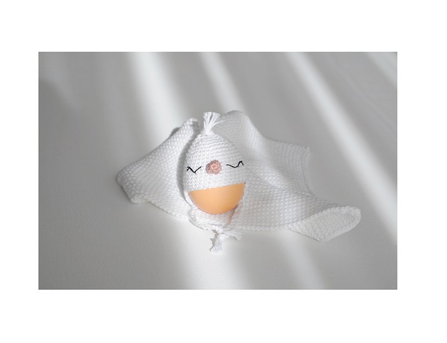 ozdoby wielkanocne Czapeczka wielkanocna na jajka - biały kurczaczek