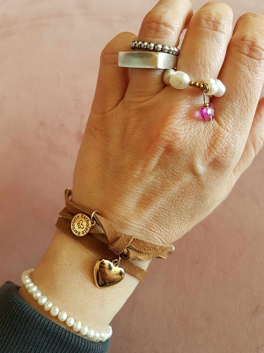 bransoletki skórzane Bransoletka zamszowa z sercem karmelowa