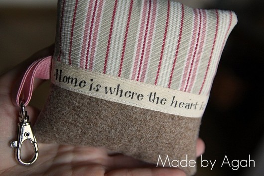 Brelok &quot;Home Is Where The Heart Is&quot; dla Doroty made by agah