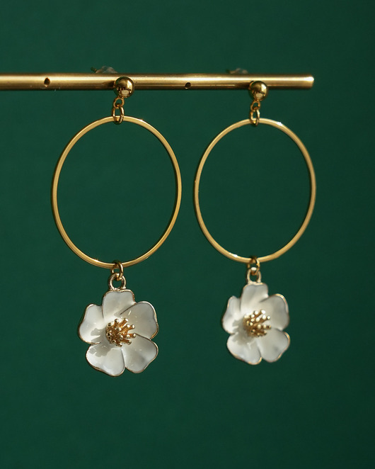 kolczyki - inne Wiosenne kolczyki z białymi kwiatami