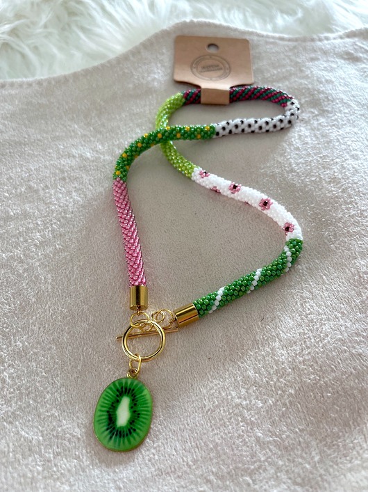 naszyjniki - inne Naszyjnik ze Szklanych Koralików z Zawieszką