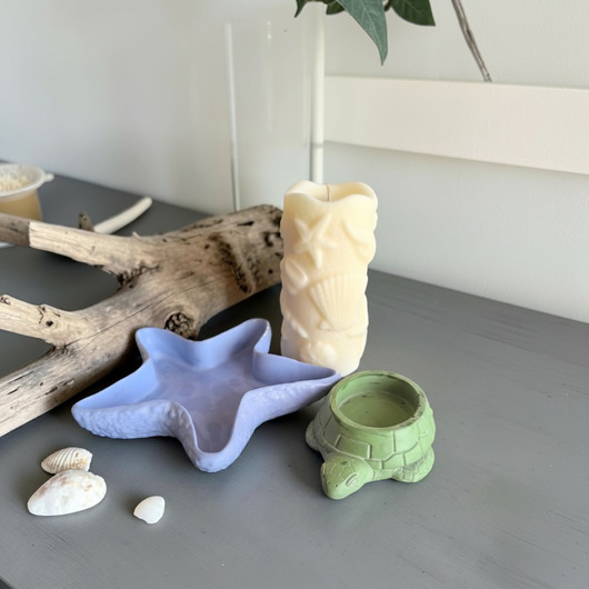 świeczniki i świece Skarby Oceanu- zestaw prezentowy  świeca sojowa + naczynia gipsowe