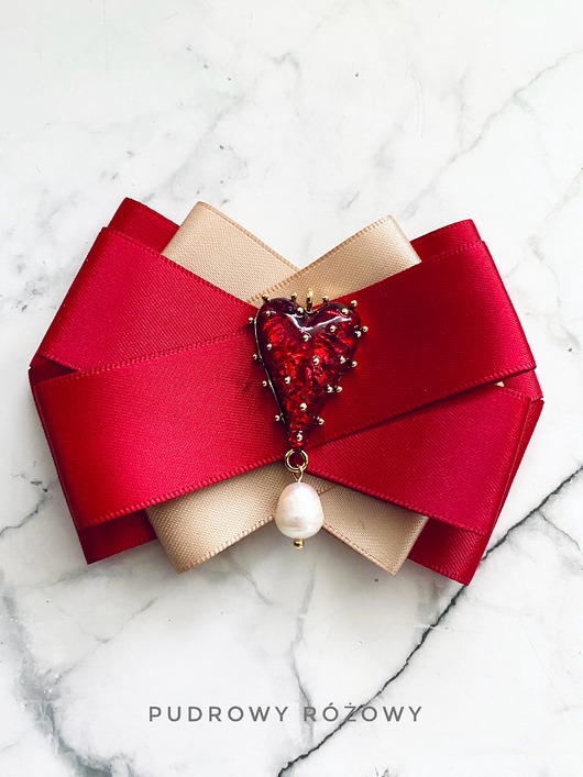 broszki Brosza z niesamowitym sercem z 3d z perełką    NEW