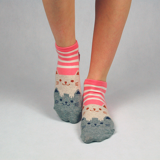 Urocze skarpetki w paseczki z dwoma kotkami CandySox