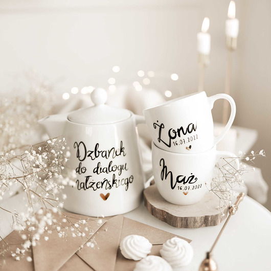 czajniki i dzbanki Zestaw Dzbanek do dialogu małżeńskiego + Kubki Mąż/Żona z datą