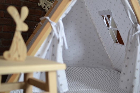 Namiot w szare gwiazdy z okienkiem, tipi Lucky Kids