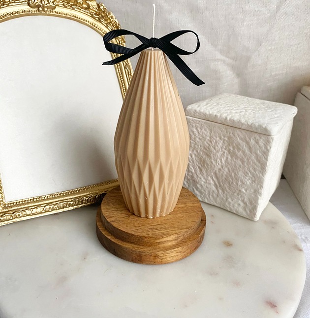 świeczniki i świece Świeca ekologiczna sojowa dekoracyjna "Grusha" 137x65mm