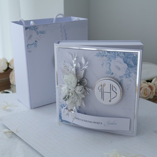 kartki na komunię Kartka komunijna dla chłopca księga 3D