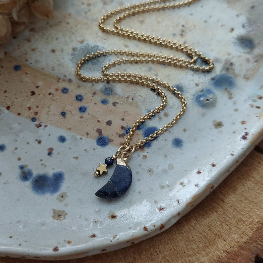 naszyjniki - inne Naszyjnik z księżycem i gwiazdką lapis lazuli
