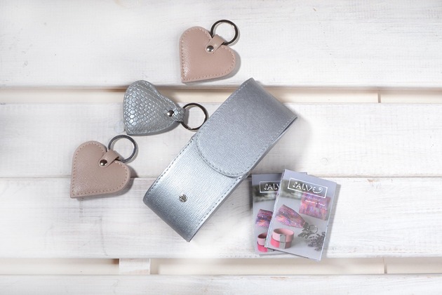 etui na okulary SALVE POLSKA Skórzane etui na okulary SREBRNE  + gratis