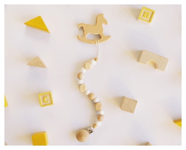 gryzaki i śliniaki dla dzieci Zawieszka do smoczka z gryzakiem (BIEL)