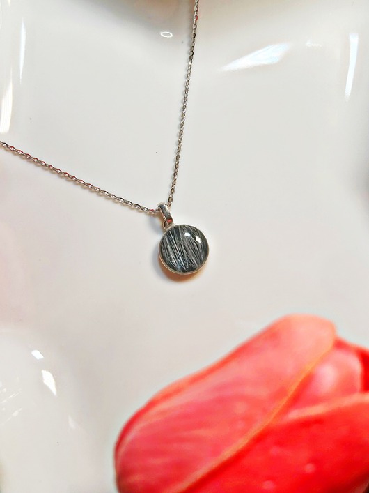 srebrne naszyjniki Naszyjnik pamiątkowy z sierścią Twojego pupila ! Pamiątka na zawsze