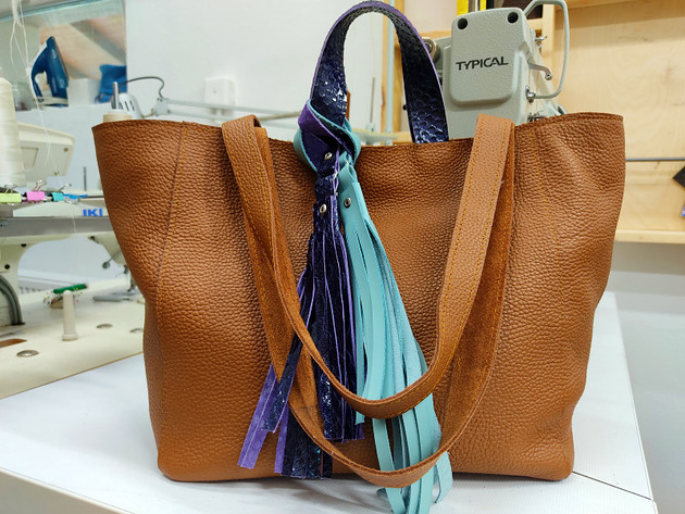 torby na ramię Skórzany, karmelowy shopper z frędzlami - Jane