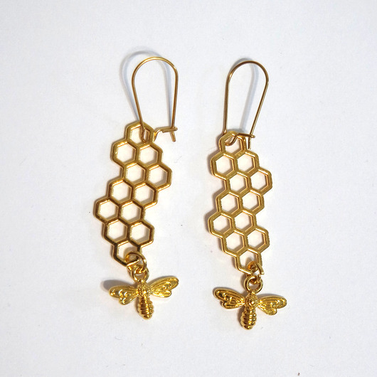 kolczyki - inne Kolczyki wiszące, złote - Plaster miodu, pszczoła