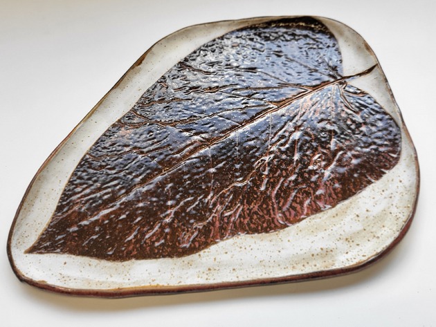 patery i talerze Ceramiczna patera -  talerz z lisciem