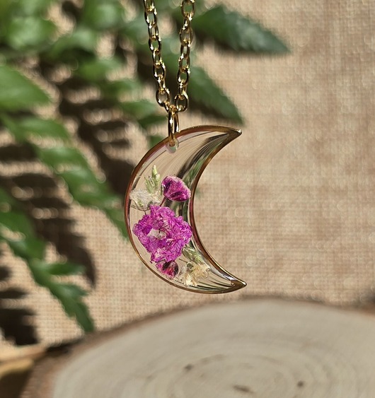 wisiory Złoty wisiorek złota zawieszka księżyc suszone kwiaty
