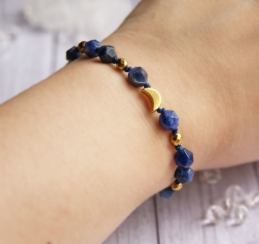 bransoletki z kamieni naturalnych Amulet LUNULA - sodalit - uspokaja