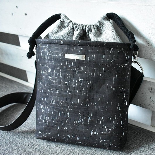 torby na ramię korkowa torebka midi- czarny ze srebrem