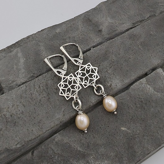 kolczyki z kamieniami Kolczyki Perły z rozeta I