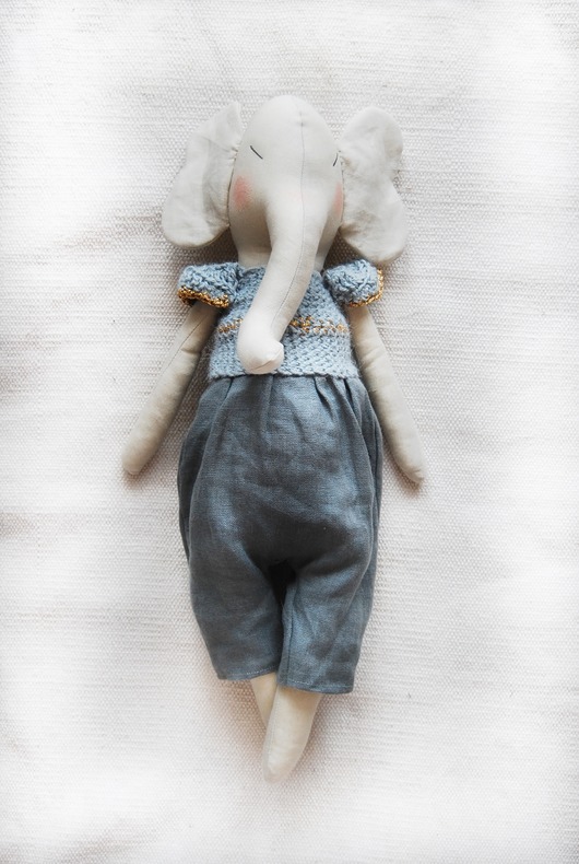 Słoniczka w szarym kombinezonie Blue Pompon Studio