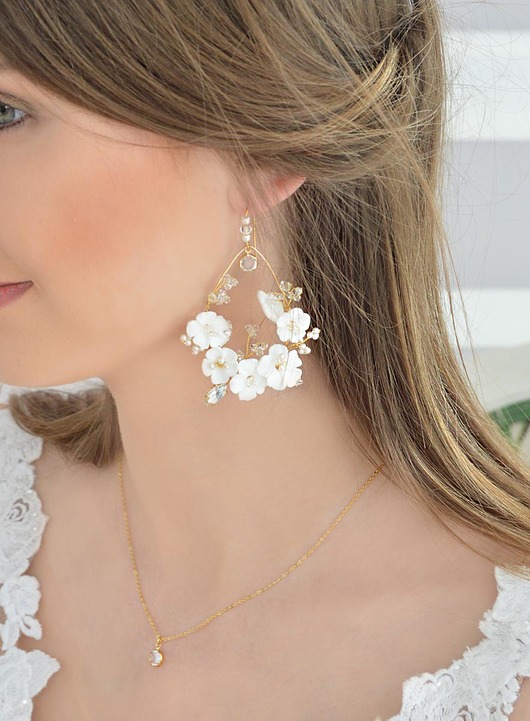 Kolczyki zdobione kwiatami Anelis Atelier