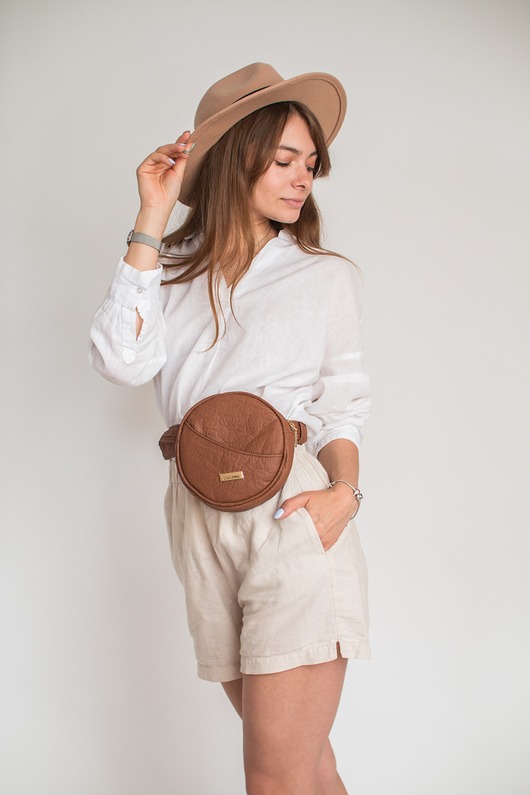 saszetka nerka WAISTED torebka z liści ananasa CINNAMON