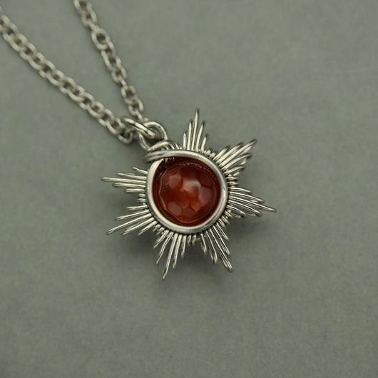 wisiory Mały wisiorek słoneczko czerwony karneol wire wrapping słońce