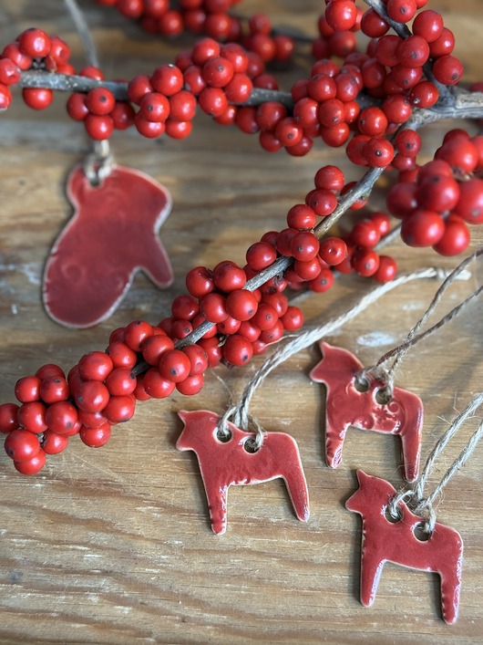 ozdoby choinkowe Zestaw Holly, ręcznie wykonane koniki ceramiczne,  rękawiczka w prezencie