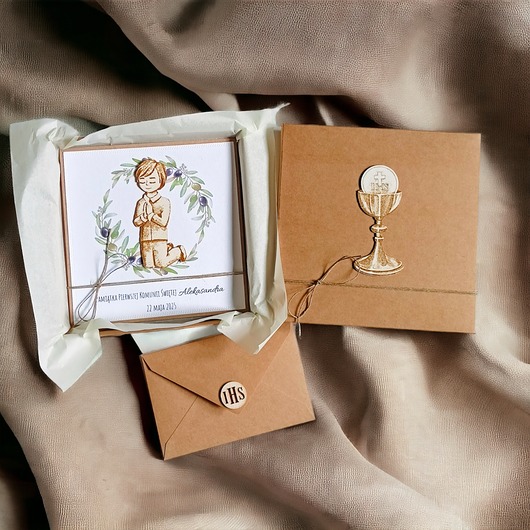 kartki na komunię Kartka, personalizacja, pudełko, koperta : oliwki : chłopiec