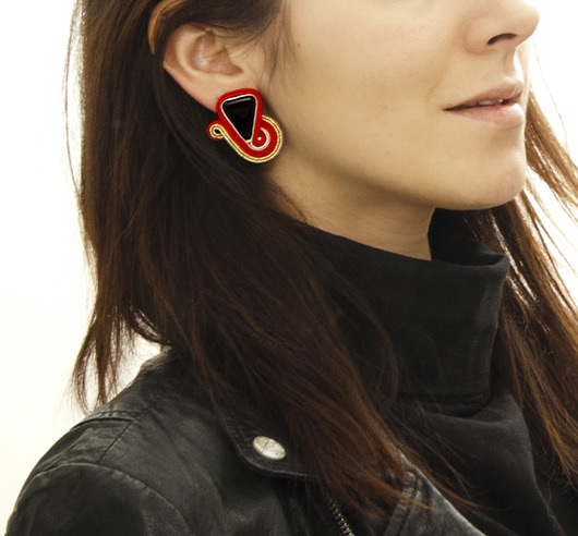 kolczyki soutache Duże sztyfty / wkrętki czarny, czerwony, złoty