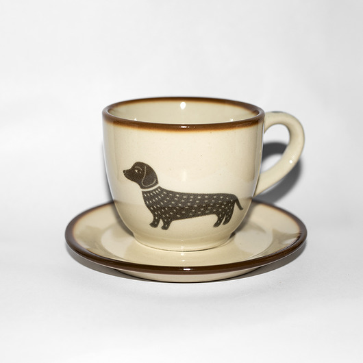 filiżanki Beżowa filiżanka z jamniczkiem