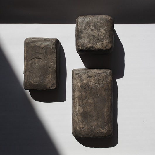 Ozdoby na ścianę Tauteniany. Organiczna sztuka naścienna w stylu wabi sabi