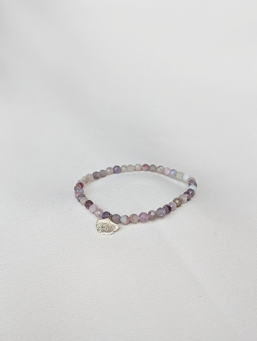 bransoletki z kamieni naturalnych Lawendowa bransoletka ze srebrnym liściem miłorzębu