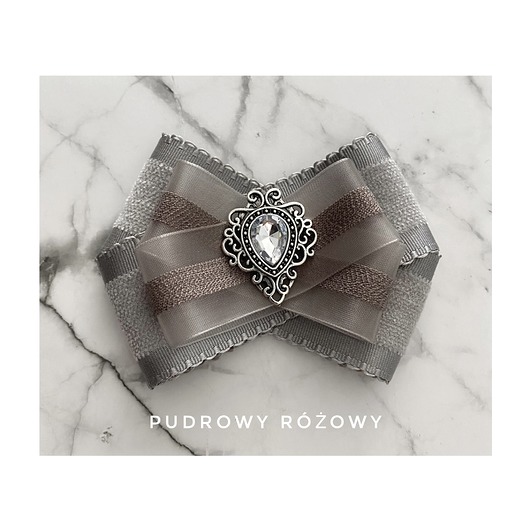 broszki Gołębia Broszka z aksamitnymi i tiulowym wstążkami