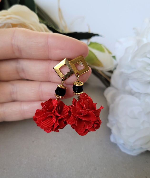 kolczyki z kamieniami Kolczyki na sztyftach z Turmalinem i kwiatkiem