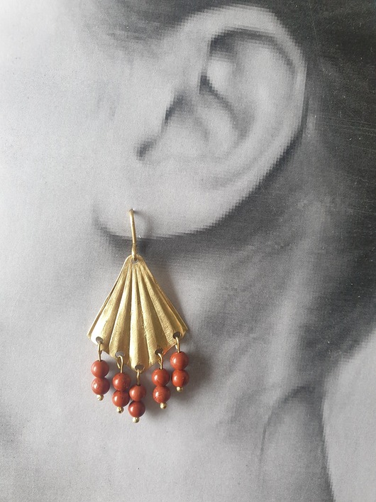 kolczyki z kamieniami Kolczyki ORIGAMI wachlarze, jaspis czerwony, mosiądz surowy