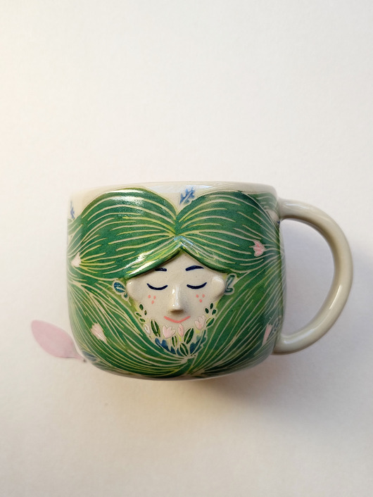 kubki Kubek ceramiczna buzia - dziewczyna łąka