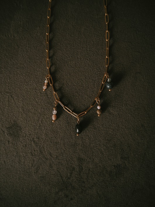 chokery Naszyjnik z zawieszkami z kamieni