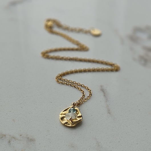 wisiory Naszyjnik z akwamarynem i kamieniem księżycowym