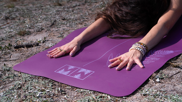 akcesoria do jogi Mata do jogi antypoślizgowa ROOT 4mm Plum, PU + naturalny kauczuk