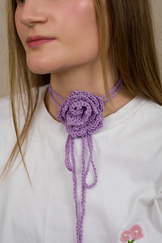 Akcesoria pozostałe Róża na szyję fioletowa