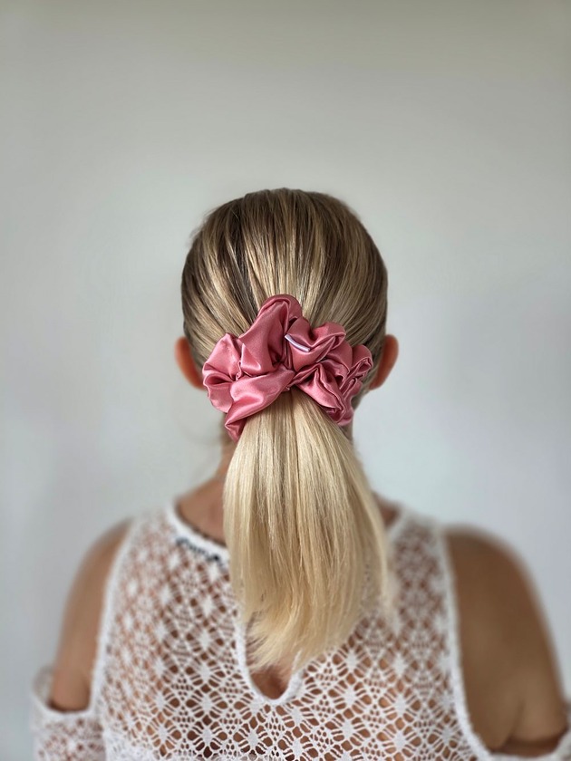 gumki do włosów Gumka jedwabna, scrunchie, frotka strawberry pink MAXI